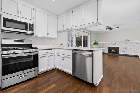 Kitchen - 9933 Oakstone Ct, Santee, CA 92071 photo 2 of 4