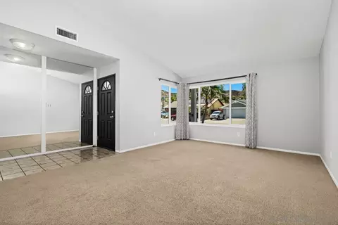 Living - 9933 Oakstone Ct, Santee, CA 92071 photo 3 of 6