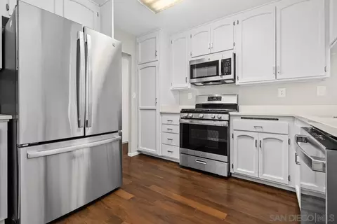 Kitchen - 9933 Oakstone Ct, Santee, CA 92071 photo 3 of 4