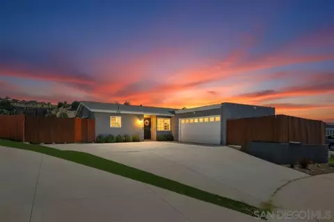 Exterior - 320 James St, Escondido, CA 92027 photo 9 of 10