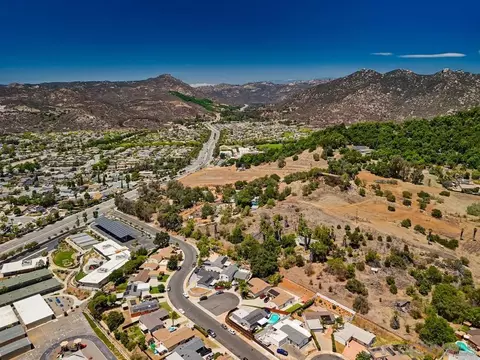 View/Area - 320 James St, Escondido, CA 92027 photo 11 of 13