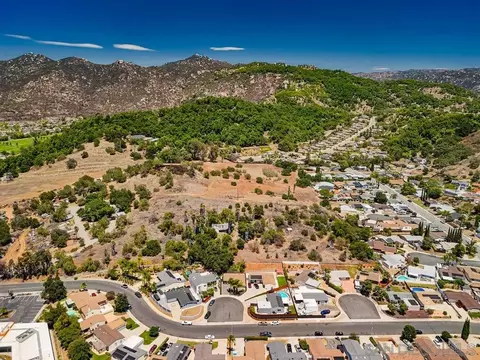 View/Area - 320 James St, Escondido, CA 92027 photo 10 of 13