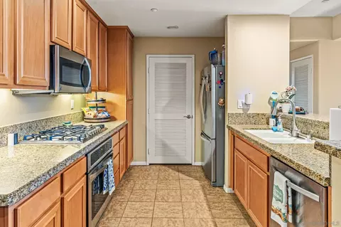 Kitchen - 14 Via Montisi, Santee, CA 92071 photo 2 of 4
