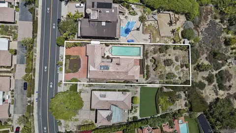 View/Area - 6432 Cardeno Dr, La Jolla, CA 92037 photo 9 of 10