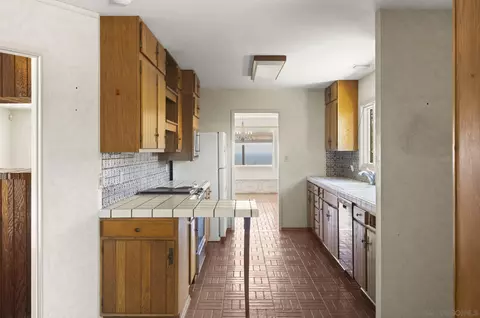 Kitchen - 6432 Cardeno Dr, La Jolla, CA 92037 photo 1 of 1