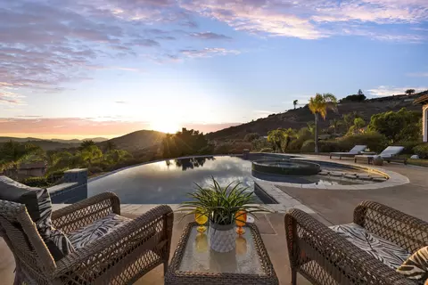 Exterior - 14425 Cheyenne Trl, Poway, CA 92064 photo 2 of 12