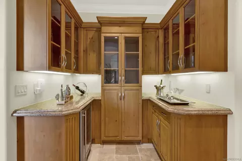 Kitchen - 14425 Cheyenne Trl, Poway, CA 92064 photo 9 of 9