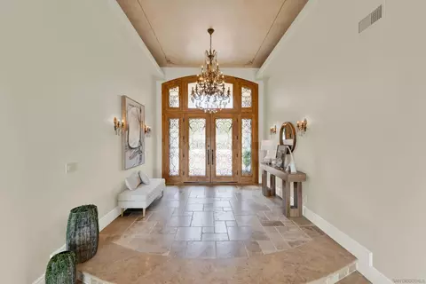 Entry Way - 14425 Cheyenne Trl, Poway, CA 92064 photo 3 of 5