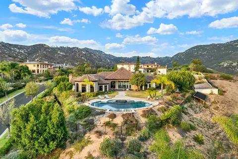 View/Area - 14425 Cheyenne Trl, Poway, CA 92064 photo 3 of 8