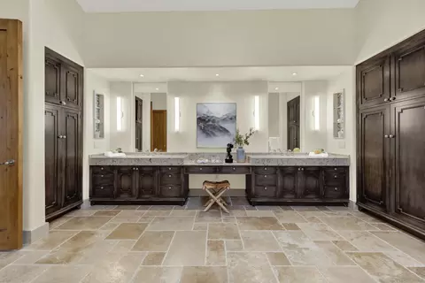 Bath - 14425 Cheyenne Trl, Poway, CA 92064 photo 2 of 9