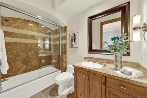 Bath - 14425 Cheyenne Trl, Poway, CA 92064 photo 7 of 9