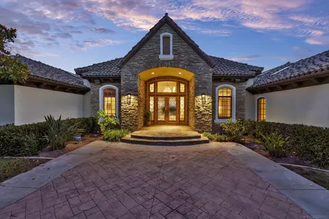 Exterior - 14425 Cheyenne Trl, Poway, CA 92064 photo 4 of 12