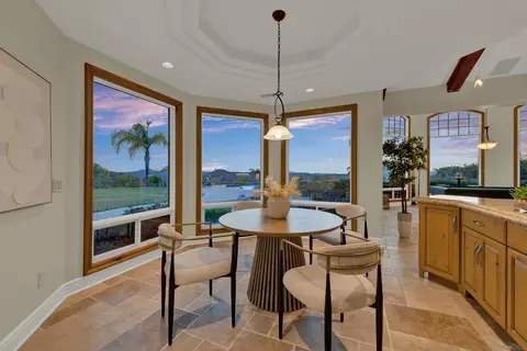 Dining - 14425 Cheyenne Trl, Poway, CA 92064 photo 3 of 6
