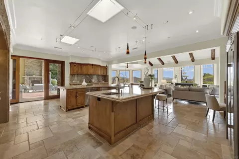 Kitchen - 14425 Cheyenne Trl, Poway, CA 92064 photo 7 of 9