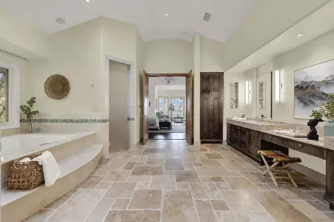 Bath - 14425 Cheyenne Trl, Poway, CA 92064 photo 5 of 9