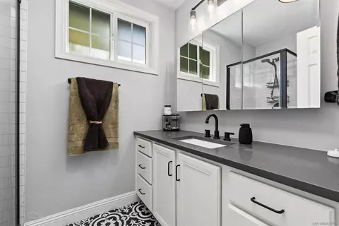 Bath - 506 Canyon Dr #72, Oceanside, CA 92054 photo 1 of 5