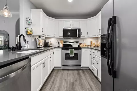 Kitchen - 506 Canyon Dr #72, Oceanside, CA 92054 photo 1 of 5