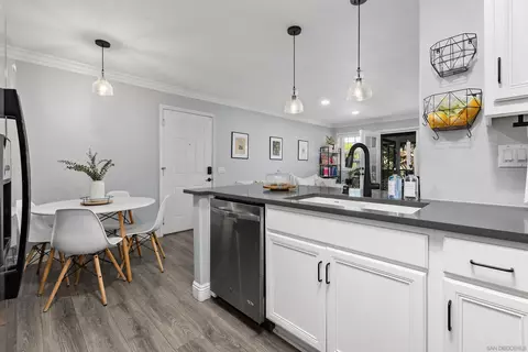 Kitchen - 506 Canyon Dr #72, Oceanside, CA 92054 photo 4 of 5