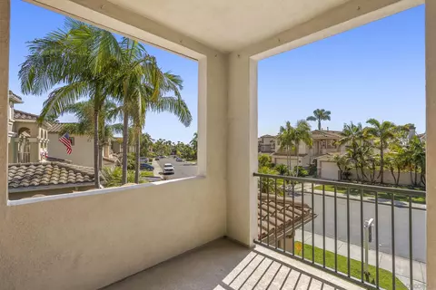 Exterior - 7312 Binnacle Dr, Carlsbad, CA 92011 photo 4 of 15