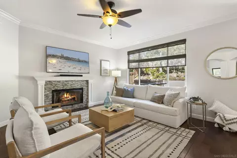 Living - 7312 Binnacle Dr, Carlsbad, CA 92011 photo 2 of 8