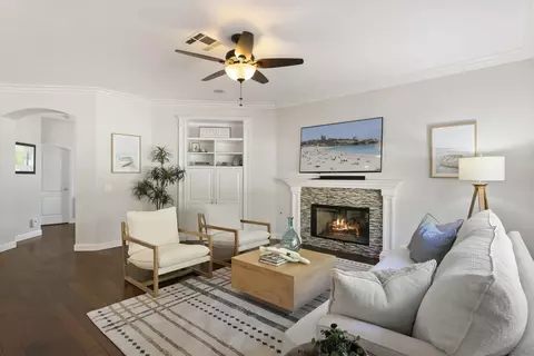 Living - 7312 Binnacle Dr, Carlsbad, CA 92011 photo 4 of 8