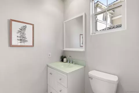 Bath - 7312 Binnacle Dr, Carlsbad, CA 92011 photo 5 of 5