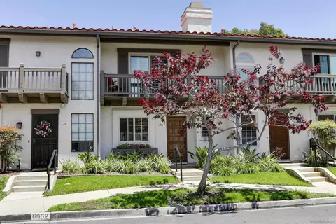6854 Maple Leaf Dr, Carlsbad, CA 92011