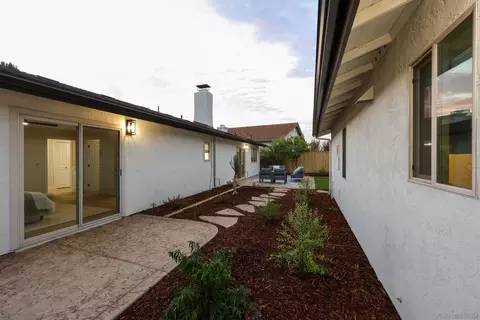 2403 Torrejon, Carlsbad, CA 92009 photo 35