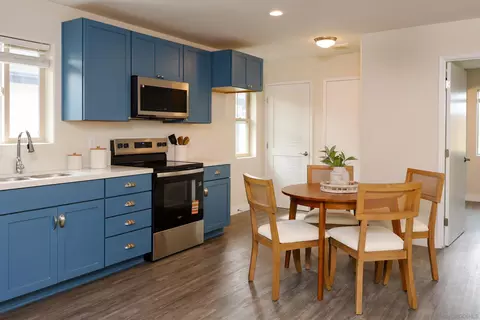 2403 Torrejon, Carlsbad, CA 92009 photo 29