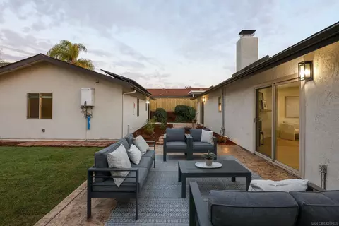 2403 Torrejon, Carlsbad, CA 92009 photo 5