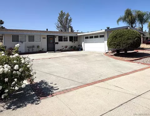 12923 Slack St, Poway, CA 92064 photo 2