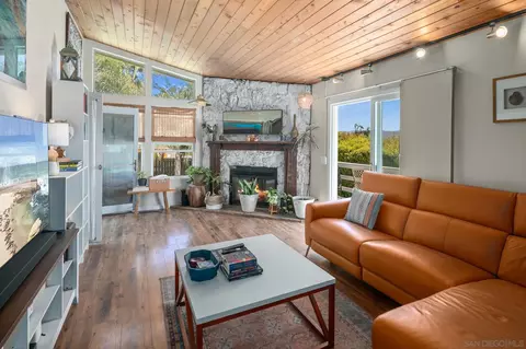 Living - 952 W 5th Ave, Escondido, CA 92025 photo 4 of 5