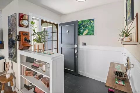 Entry Way - 952 W 5th Ave, Escondido, CA 92025 photo 1 of 1