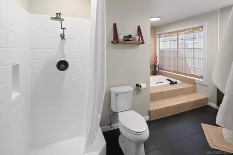 Bath - 952 W 5th Ave, Escondido, CA 92025 photo 2 of 4