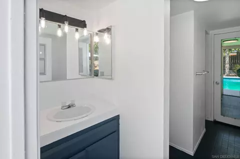 Bath - 952 W 5th Ave, Escondido, CA 92025 photo 4 of 4