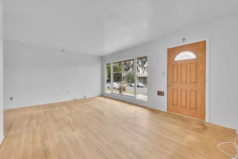 Living - 4580 Terry Ln, La Mesa, CA 91942 photo 1 of 5