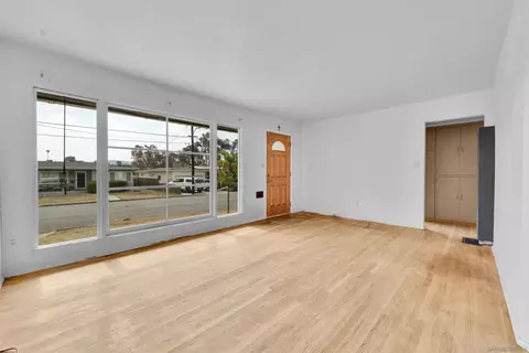 Living - 4580 Terry Ln, La Mesa, CA 91942 photo 2 of 5