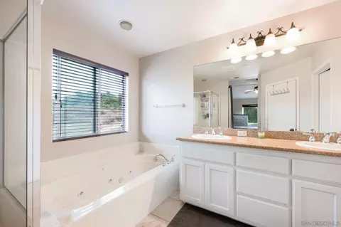 Bath - 11968 Demi Lee Ln, Lakeside, CA 92040 photo 2 of 3