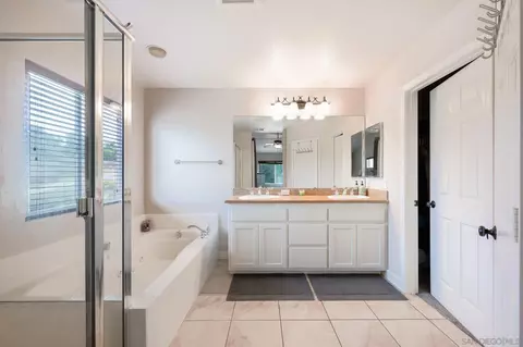 Bath - 11968 Demi Lee Ln, Lakeside, CA 92040 photo 1 of 3