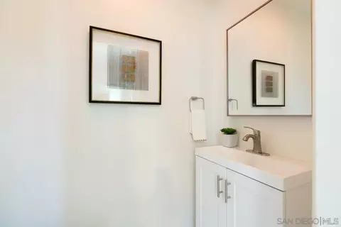 Bath - 8545 Porter Hill Ter, La Mesa, CA 91942 photo 2 of 2