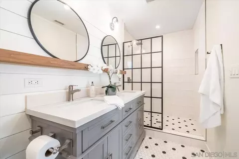 Bath - 2650 Sunset Hls, Escondido, CA 92025 photo 2 of 2