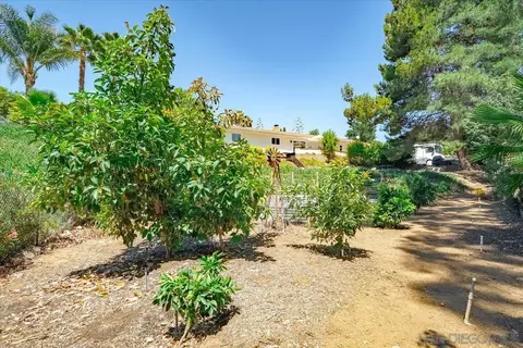 Exterior - 2650 Sunset Hls, Escondido, CA 92025 photo 9 of 13