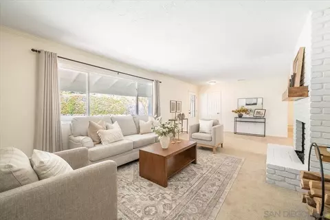 Living - 2650 Sunset Hls, Escondido, CA 92025 photo 3 of 3