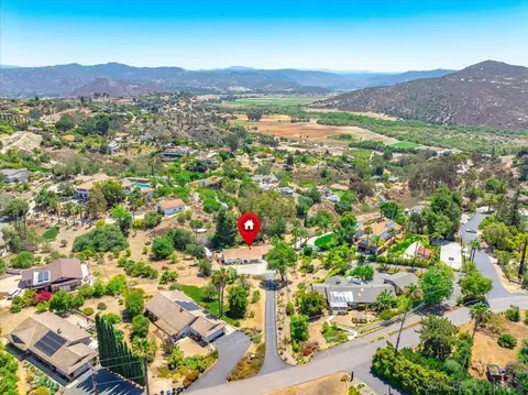 View/Area - 2650 Sunset Hls, Escondido, CA 92025 photo 2 of 8
