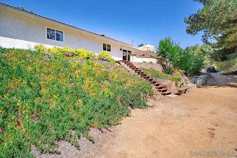 Exterior - 2650 Sunset Hls, Escondido, CA 92025 photo 7 of 13