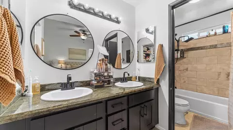 Bath - 3533 Cedarbridge Way, Carlsbad, CA 92010 photo 4 of 11