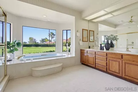 Bath - 17844 Joyas Ct, Poway, CA 92064 photo 5 of 7