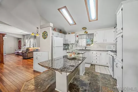Kitchen - 38748 Via Cantata, Temecula, CA 92592 photo 2 of 3