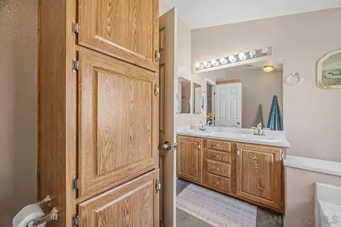 Bath - 38748 Via Cantata, Temecula, CA 92592 photo 4 of 5
