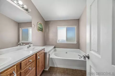 Bath - 38748 Via Cantata, Temecula, CA 92592 photo 3 of 5